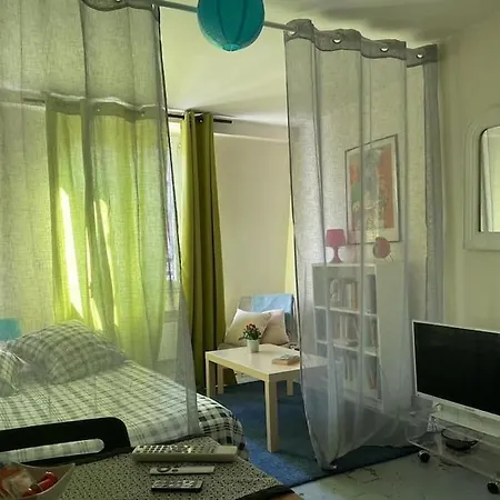 Charmant Studio Sous Les Toits De Paris