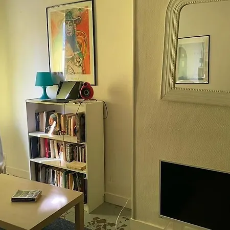 Appartement Charmant Studio Sous Les Toits De Parijs